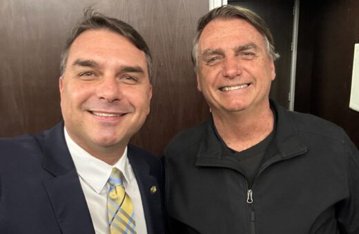 Flávio Bolsonaro e Jair Bolsonaro - Foto: Reprodução/Twitter@FlavioBolsonaro