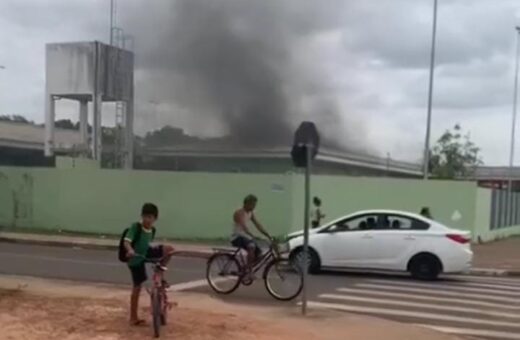 O incêndio foi controlado pelos funcionários da escola com uso de extintores - Foto: Reprodução/WhatsApp