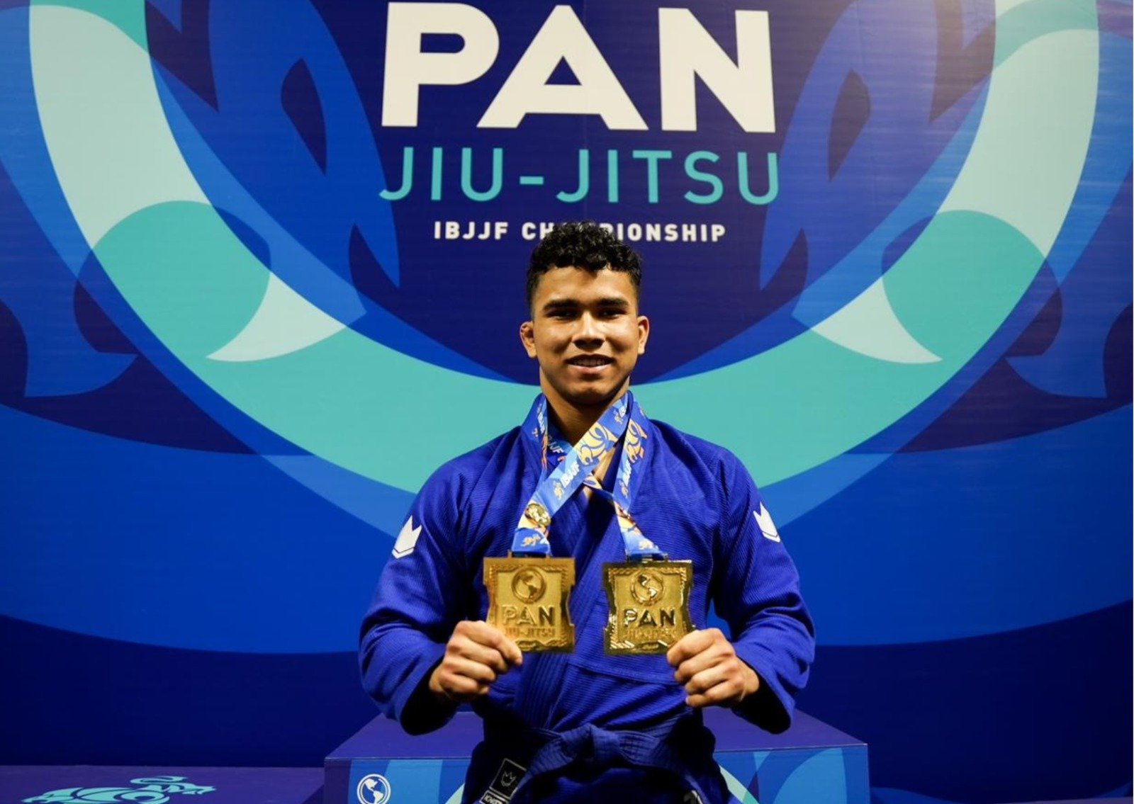 Steffano Cardoso, de 16 anos, é campeão brasileiro e mundial de jiu-jitsu - Foto: Divulgação/FAAR