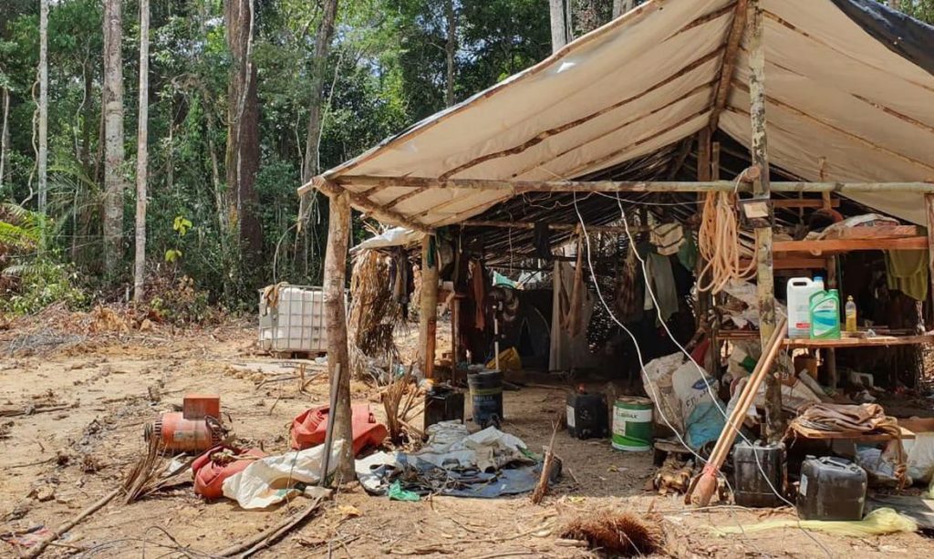 Garimpo ilegal na terra Yanomami - Foto: Divulgação/ Ministério da Defesa