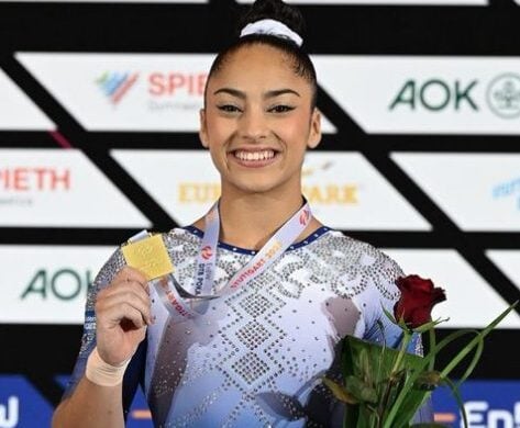 Júlia Soares é campeã no solo em torneio de gisnástica artística - Foto: Reprodução| Instagram@juju_bsoares