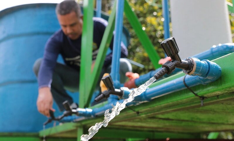 dia-mundial-da-agua-ribeirinhos-recebem-agua-tratada-foto-antonio-lima-secom