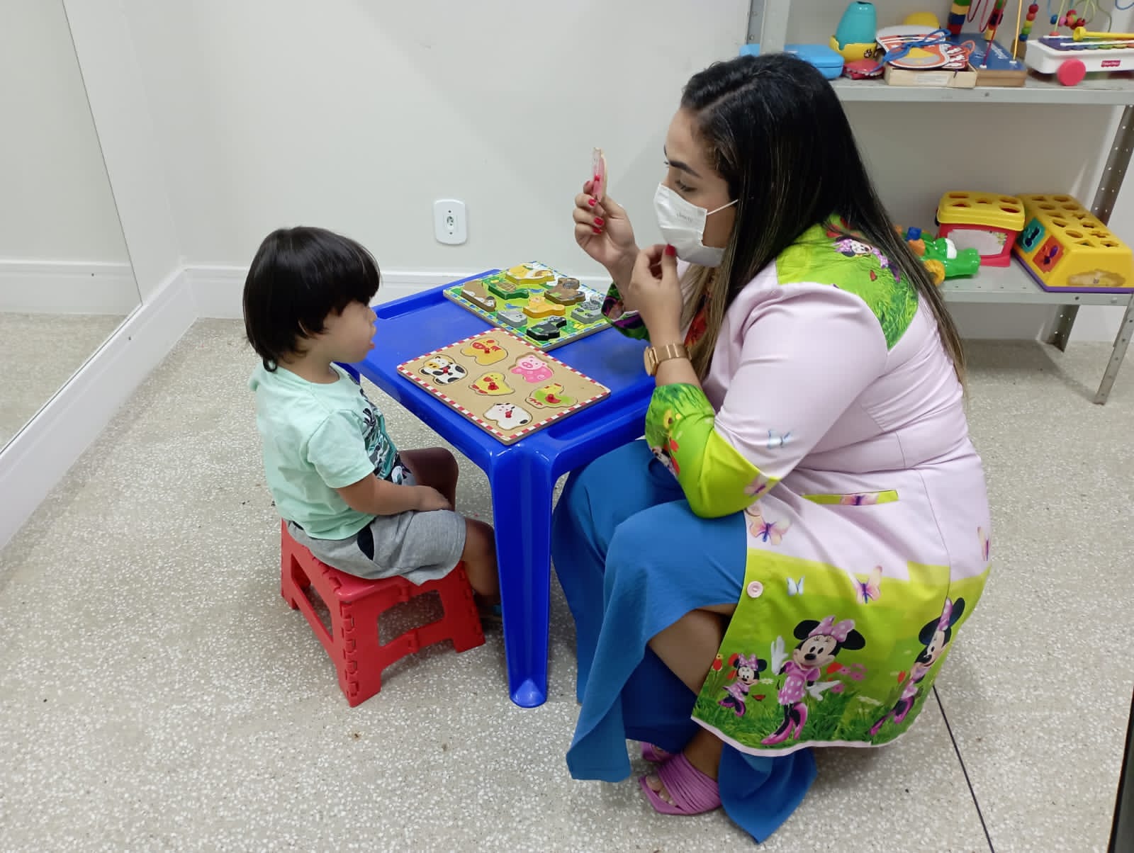 Equipe de fonoaudiólogos ajuda no desenvolvimento da linguagem da pessoa com Síndrome de Down - Foto: Islânia Lima/Policlínica Codajás