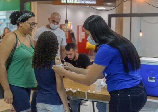 Vacinação contra a Covid-19 no Palmas Shopping neste sábado dia, 11 