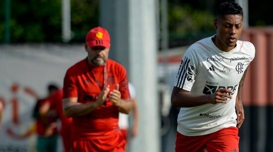 Bruno Henrique foi liberado pelo departamento médico para treinar, depois de oito meses afastado - Foto: Marcelo Cortes/Flamengo/divulgação