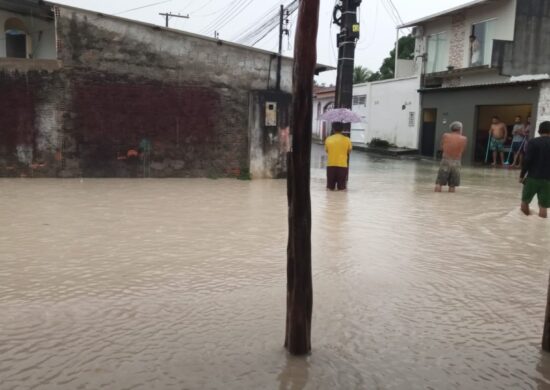 Chuva acontece desde a madrugada deste domingo, 12 - Foto: Reprodução/WhatsApp