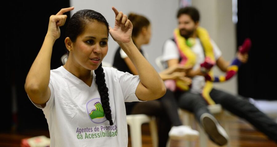 Curso de Libras será on-line - Foto: Fernando Frazão/Agência Brasil