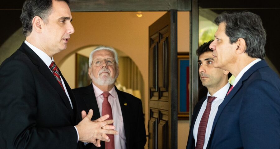 Detalhes do arcabouço fiscal foram apresentados aos líderes do Senado e da Câmara nesta segunda (20) - Foto: Reprodução/Twitter @rodrigopacheco