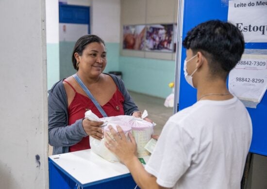 Entrega do Leite do Meu Filho ocorre duas centrais em Manaus - Foto: Henrique Souza/Semsa