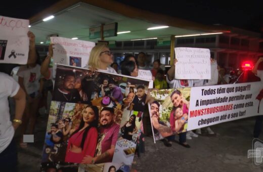 Familiares de casal morto em chacina fazem manifestação em Manaus