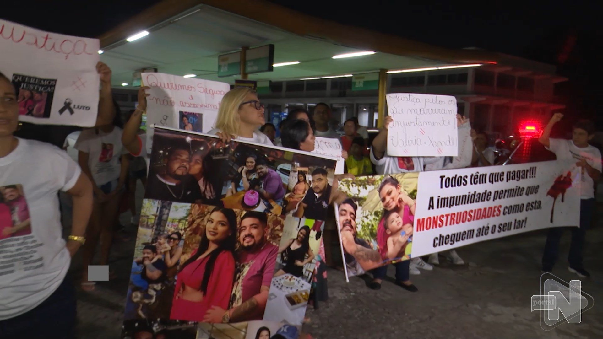Familiares de casal morto em chacina fazem manifestação em Manaus