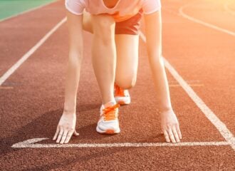 Federação Internacional de Atletismo proíbe mulheres trans - Foto: Reprodução/Freepik