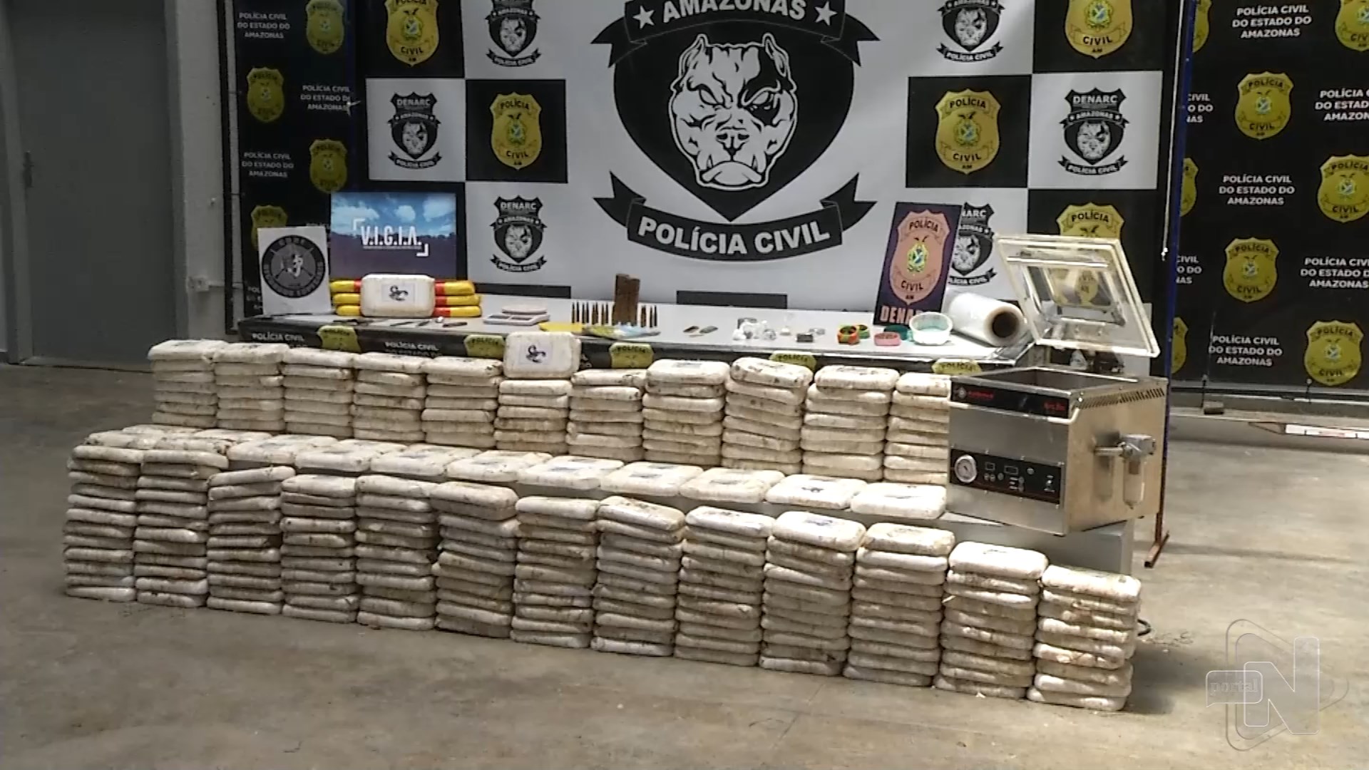 Homens são presos com 300 quilos de pasta base de cocaína em Manaus