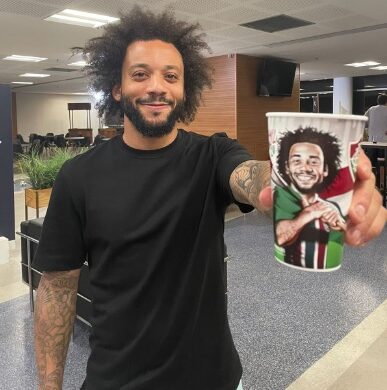 O jogador chegou por volta das 18h30 ao Maracanã, acompanhado da família - Foto: Reprodução/Twitter @fluminense