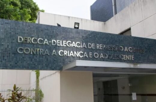 Mãe é suspeita de vender cenas de sexo com a própria filha para empresário da Bahia - Foto: Divulgação/DERCCA