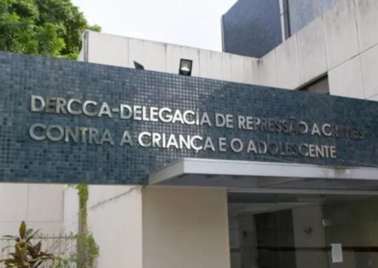 Mãe é suspeita de vender cenas de sexo com a própria filha para empresário da Bahia - Foto: Divulgação/DERCCA