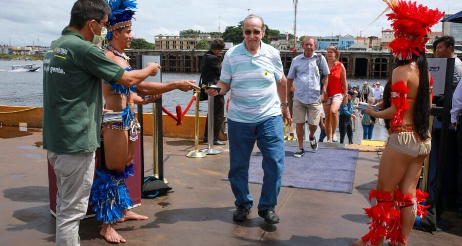 Diversos turistas estrangeiros visitam Amazonas na temporada de cruzeiros - Foto: Antônio Pereira/Semcom