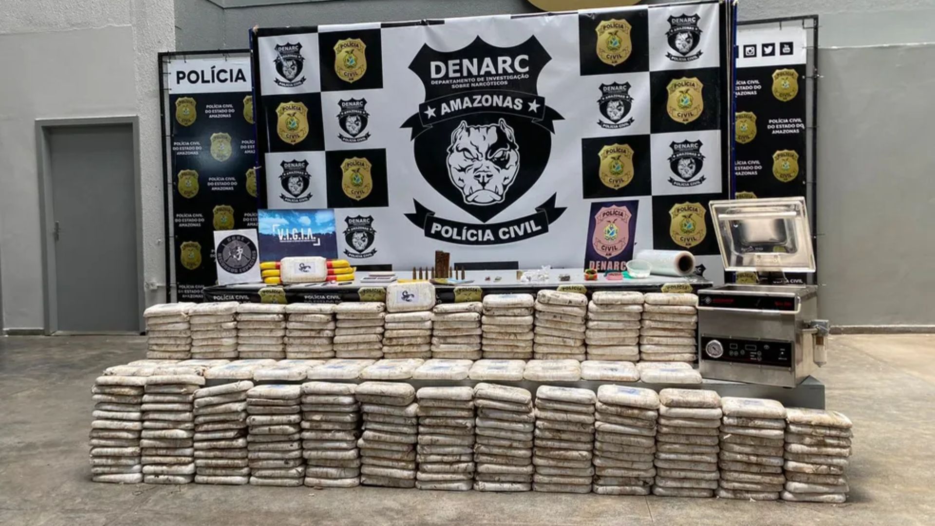 Pasta base de cocaína apreendida em Manaus - Foto: Divulgação/PC-AM