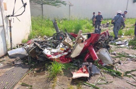 Queda de helicóptero em São Paulo foi registrada no começo da tarde desta sexta (17) - Foto: Reprodução/Twitter @sbtnews