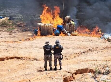 Suspeitos de garimpo ilegal são presos durante ações da operação Eldorado - Foto: Divulgação/PC-AM