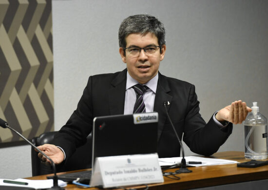 Randolfe Rodrigues entra com ação contra desembargador que falou de forma preconceituosa sobre regiões Norte e Nordeste. Jefferson Rudy/Agência Senado