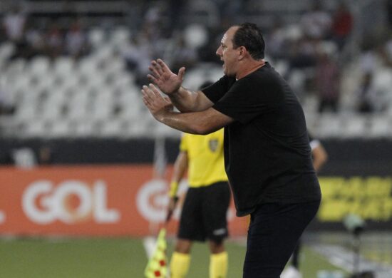 Rogério Ceni vive uma sequência de derrotas no São Paulo, e é pressionado pela torcida do clube - Foto: Reprodução/Rubens Chiri/Saopaulofc.net