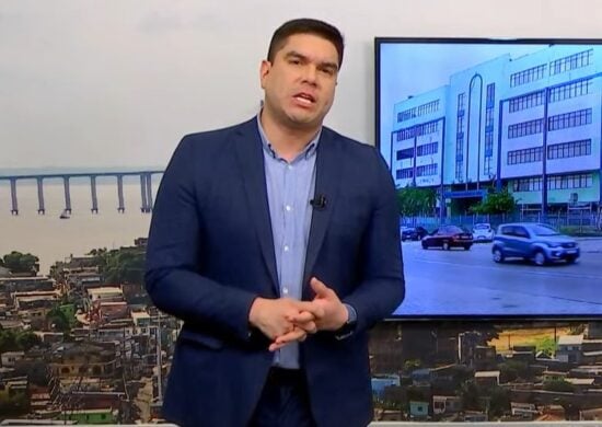 Jornal 6h Notícias foi apresentado por Clayton Pascarelli– Foto: Reprodução/TV Norte Amazonas.