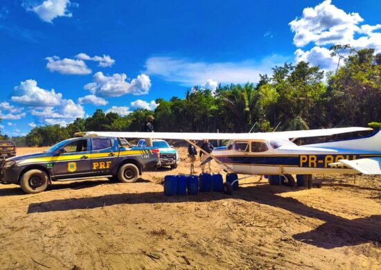 Modal aéreo passou a ser a principal forma de transporte de suprimentos aos garimpos em terras Yanomami - Foto: Divulgação/PRF