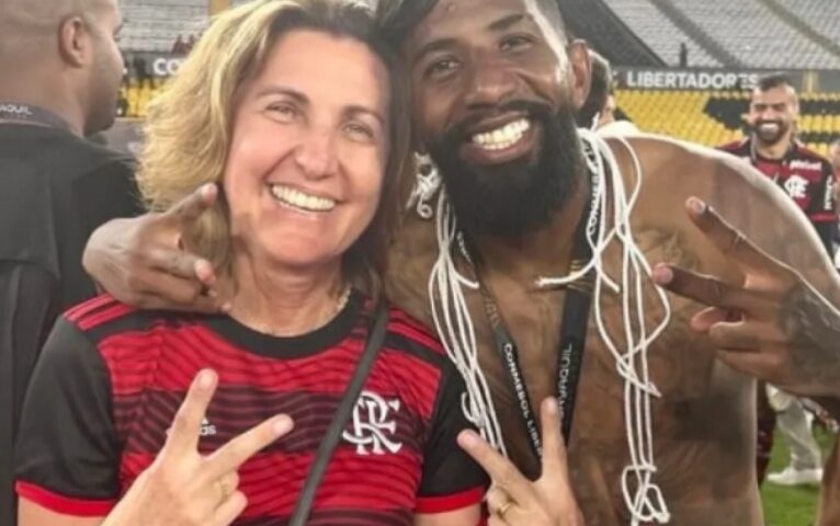 Diante da repercussão, a diretora do Flamengo usou o próprio Instagram para pedir desculpas pela postagem - Foto: Reprodução/Instagram @gitoka