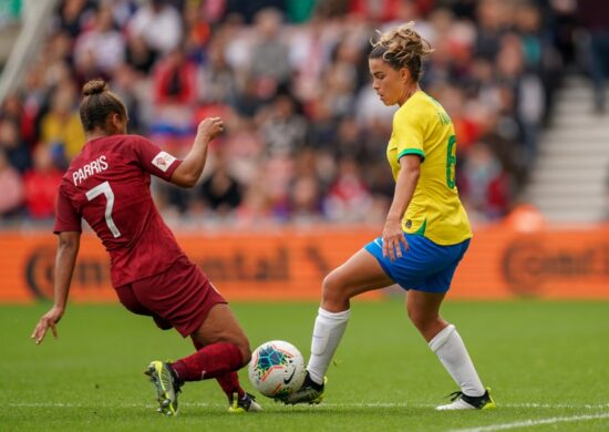 Brasil e Inglaterra se confrontam na finalíssima, em Londres. Fotos: Reprodução/Daniela Porcelli/CBF