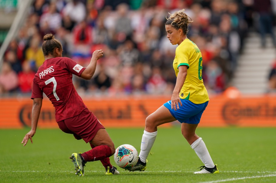Brasil e Inglaterra se confrontam na finalíssima, em Londres. Fotos: Reprodução/Daniela Porcelli/CBF