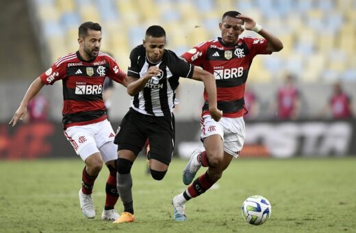 Partida entre Flamengo e Botafogo, válida pela terceira rodada do Campeonato Brasileiro, realizada no Estádio Jornalista Mário Filho (Maracanã), neste domingo (30) - Foto: André Fabiano/Código 19/Estadão Conteúdo