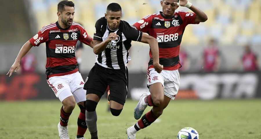 Partida entre Flamengo e Botafogo, válida pela terceira rodada do Campeonato Brasileiro, realizada no Estádio Jornalista Mário Filho (Maracanã), neste domingo (30) - Foto: André Fabiano/Código 19/Estadão Conteúdo