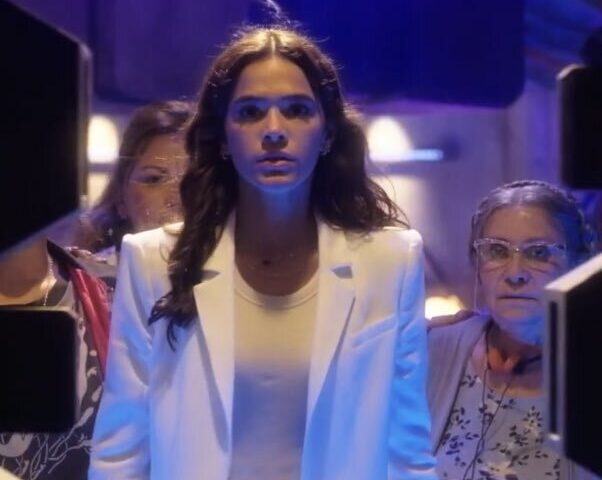 Bruna Marquezine irá interpretará a Penny - Foto: Reprodução/Youtube