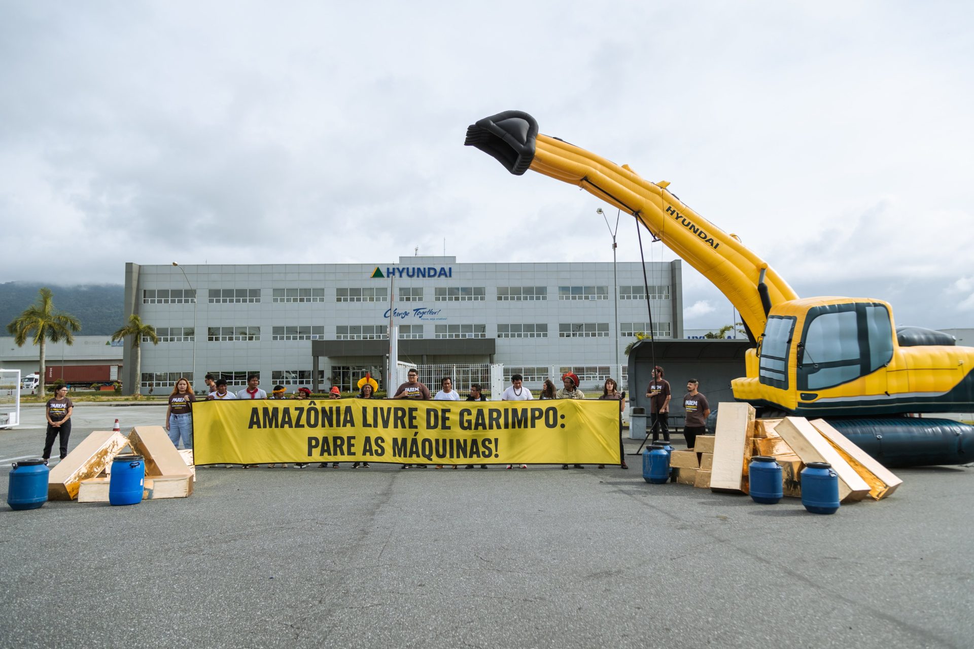 Greenpeace cobra Hyundai sobre venda e controle de escavadeiras utilizadas para garimpo ilegal - Foto: Tuane Fernandes / Greenpeace Brasil