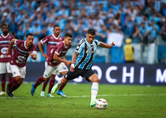 Principal contratação do Grêmio para 2023, o atacante uruguaio Luís Suárez, balançou as redes aos 19 minutos do segundo tempo - Foto: Lucas Uebel/Grêmio FBPA