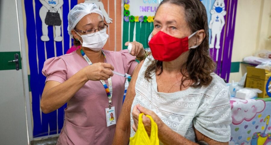 Campanha de vacinação contra gripe atende idosos a partir dos 60 anos - Foto: Divulgação/Semsa