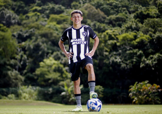 Botafogo anuncia o mais novo contratado do time, Matías Segovia, que atuava no Guarani. Foto: Reprodução/Botafogo/Vitor Silva