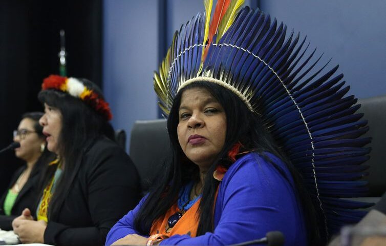 A comunidade Uxiú, na Terra Indígena Yanomami, foi invadida por garimpeiros na tarde desse sábado (29) - Foto: Antonio Cruz/Agência Brasil