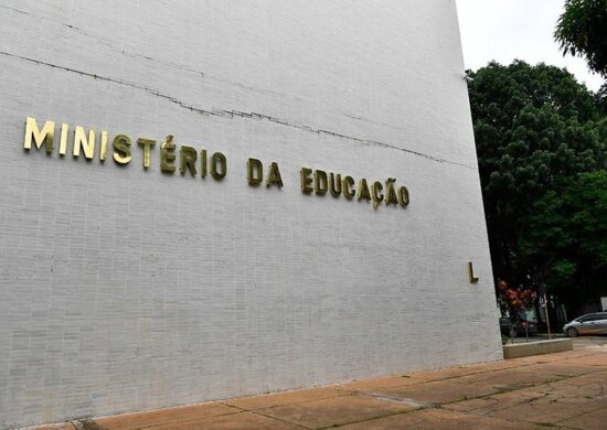 Novo-Ensino-Médio-MEC-deve-suspender-calendário-de-implantação-do-modelo-foto-geraldo-magela-agencia-senado