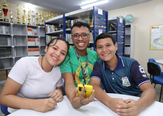 Podcast-literário-alunos-de-Manaus-destacam-autores-amazonenses-em-projeto-foto-euzivaldo-queiroz