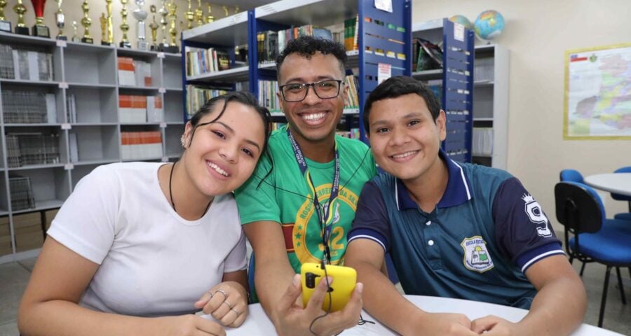 Podcast-literário-alunos-de-Manaus-destacam-autores-amazonenses-em-projeto-foto-euzivaldo-queiroz