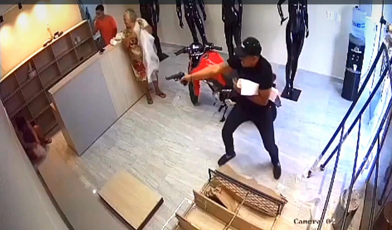 O triplo homicídio ocorreu dentro de uma loja na Compensa em setembro de 2022 - Foto: Divulgação/DEHS