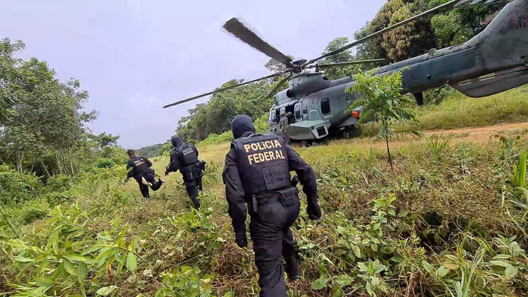 Ação contra garimpo ilegal foi realizada por agentes da PF e militares da FAB - Foto: PF/arquivo