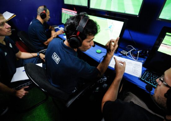 Árbitros assistentes de vídeo (VAR) no Campeonato Paulista em 2019 - Fotos: Rodrigo Corsi/FPF