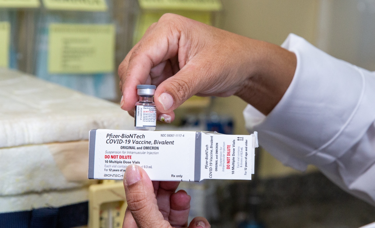 Vacina-bivalente-publico-18-pode-receber-dose-em-Manaus-neste-sábado-29-foto-victor-cruz-semsa