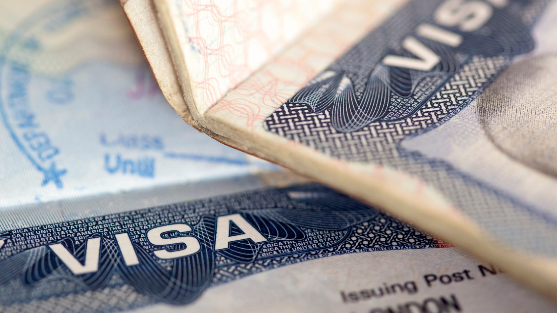 Valor do visto americano terá aumento de no mínimo R$ 125 - Foto: Reprodução/Canva