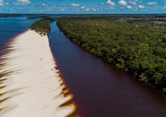 Praia Grande é uma das opções de visitação turística em Barcelos - Foto: Janailton Falcão/Amazonastur