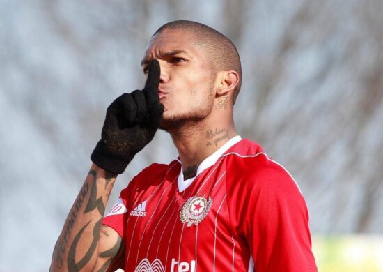 Jogador Fernando Karanga nega as acusações. - Foto: Reprodução/Twitter @Tazoum61