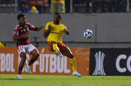 Em sua primeira participação da Libertadores, time equatoriano conseguiu derrotar o atual campeão do torneio - Foto: Reprodução/Twitter @aucas45